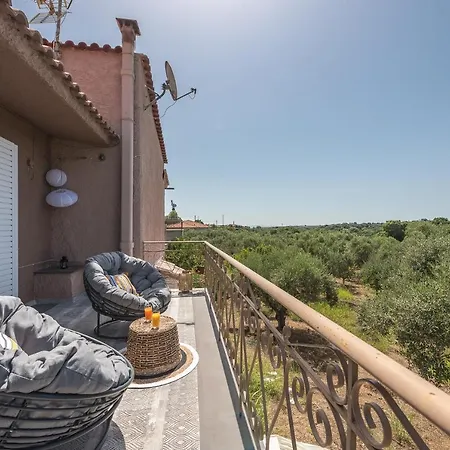 Castle's Nest 1 * Kástro Tornéze