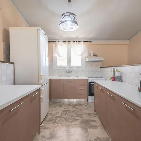 Castle's Nest 1 Kástro Tornéze