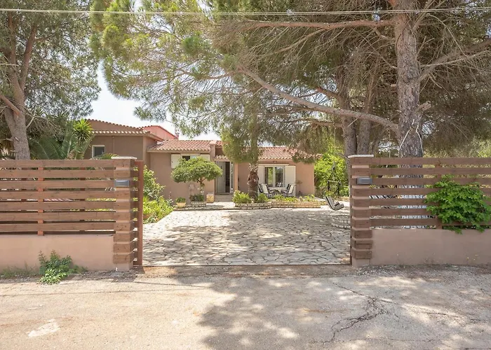 Castle's Nest 1 * Kástro Tornéze